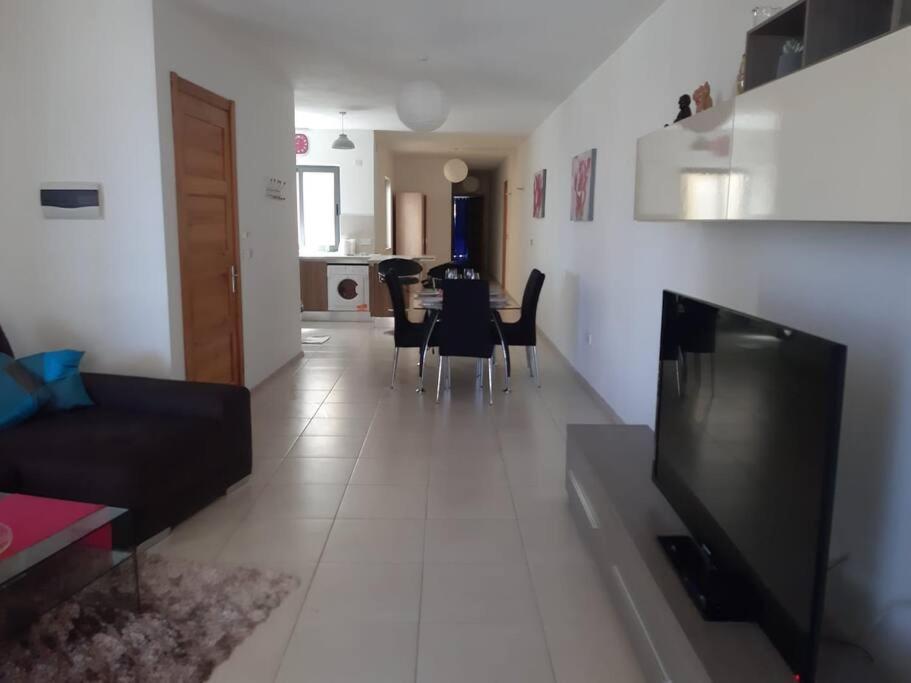 Lovely Two Bedroom Apartment San Pawl il-Baħar Eksteriør billede